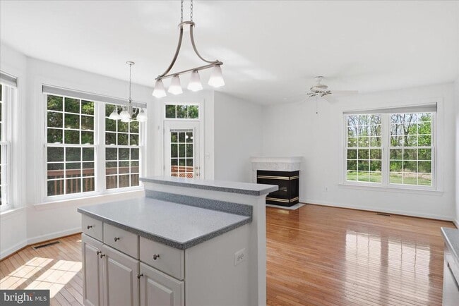 Building Photo - 981 Herons Run Ln