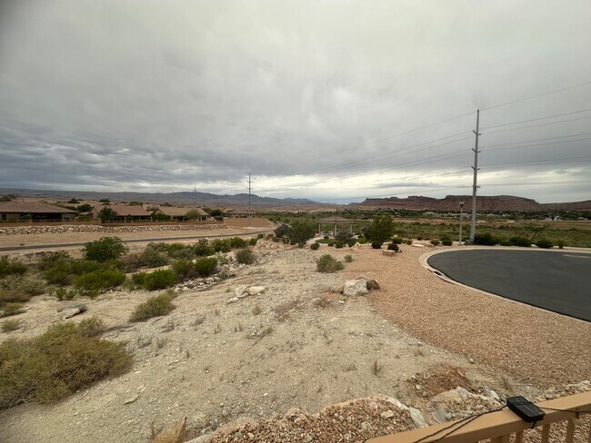 Building Photo - Stunning Sun River, Single-Level Home with...