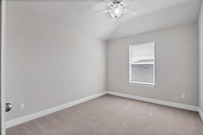 Building Photo - 2404 Burberry Ln