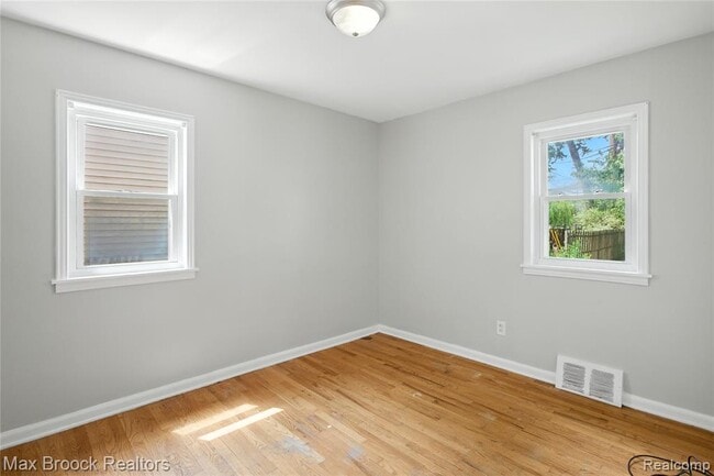 Building Photo - 25301 Ford St