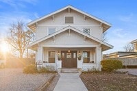 Building Photo - 915 N Center St