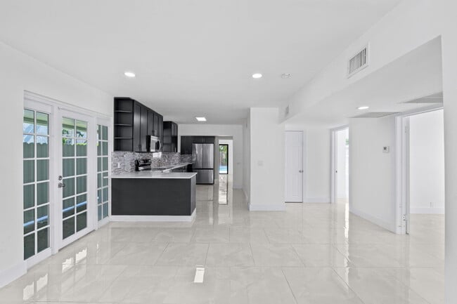 Building Photo - 4324 Garden Ave