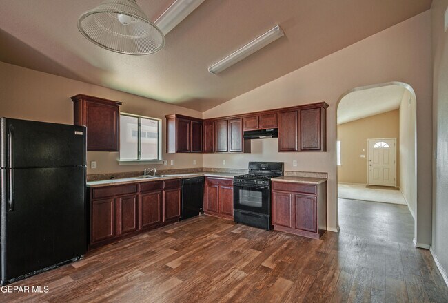 Building Photo - 14281 Lasso Rock Dr