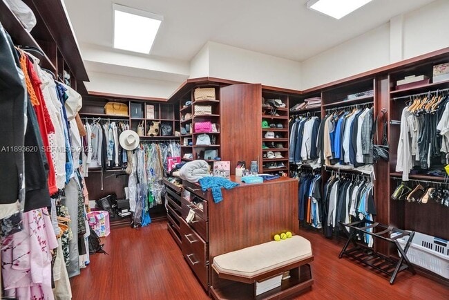 Building Photo - 1516 Island Blvd