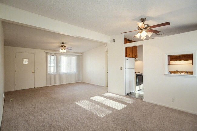 Building Photo - 500 Eldora Ln