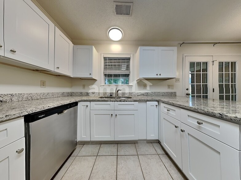 Building Photo - 3433 Sundial Dr