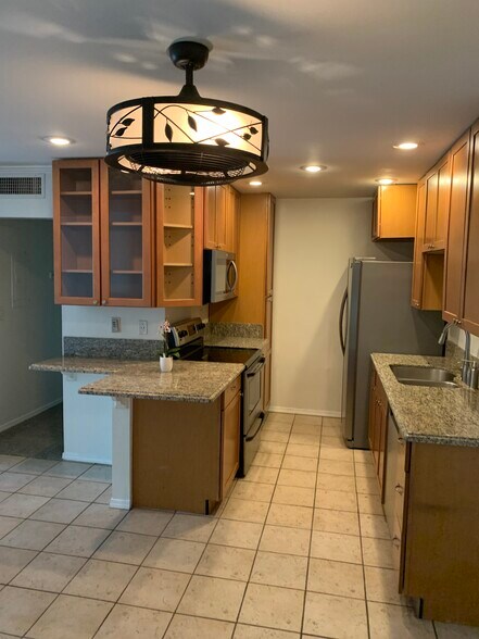 Breakfast bar - 436 N Bellflower Blvd