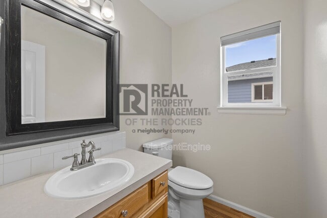 Building Photo - 1389 Finch St