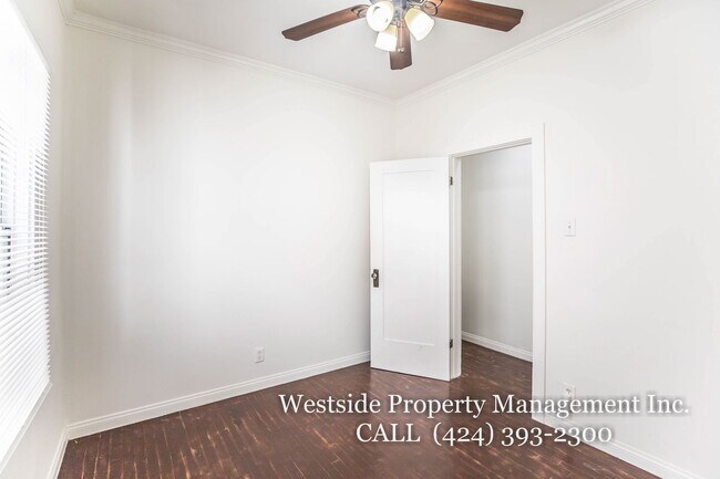 Building Photo - 1437 1/2 N. Las Palmas Ave.-