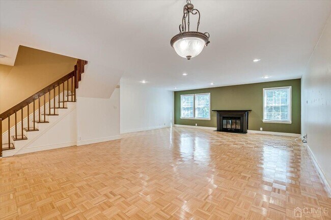 Building Photo - 3902 Springbrook Dr