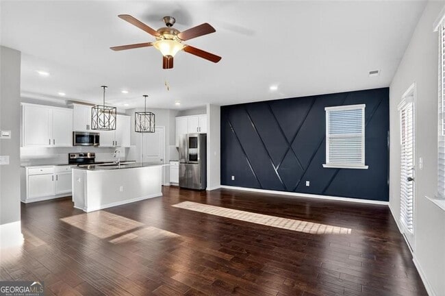 Building Photo - 1553 Spring Hollow Way