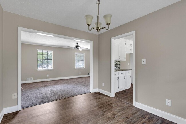 Building Photo - 8989 Teal Ln