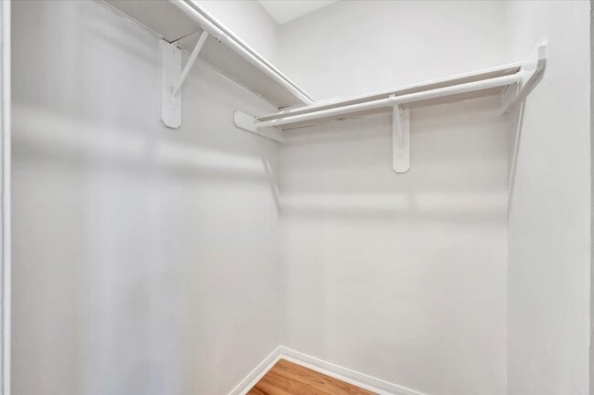 Building Photo - 15131 Cranbourne Dr