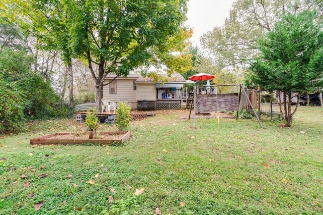 Building Photo - Cozy 2 Bed/1 Bath House, Park Like Setting, Pet Friendly, Fenced Yard