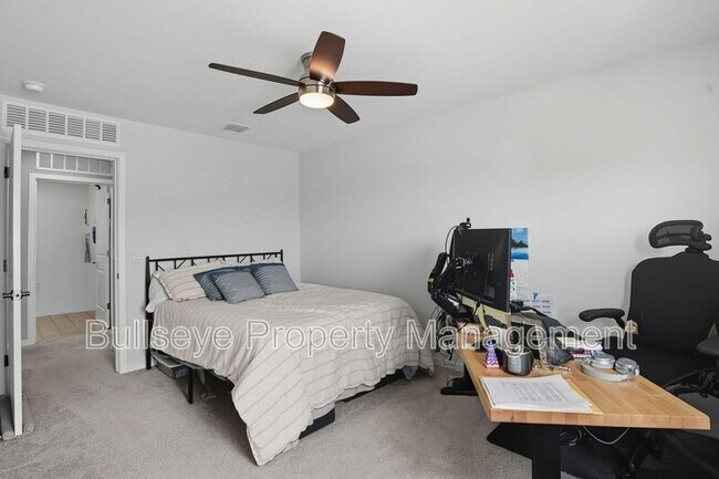 Building Photo - 40462 W Sunland Dr