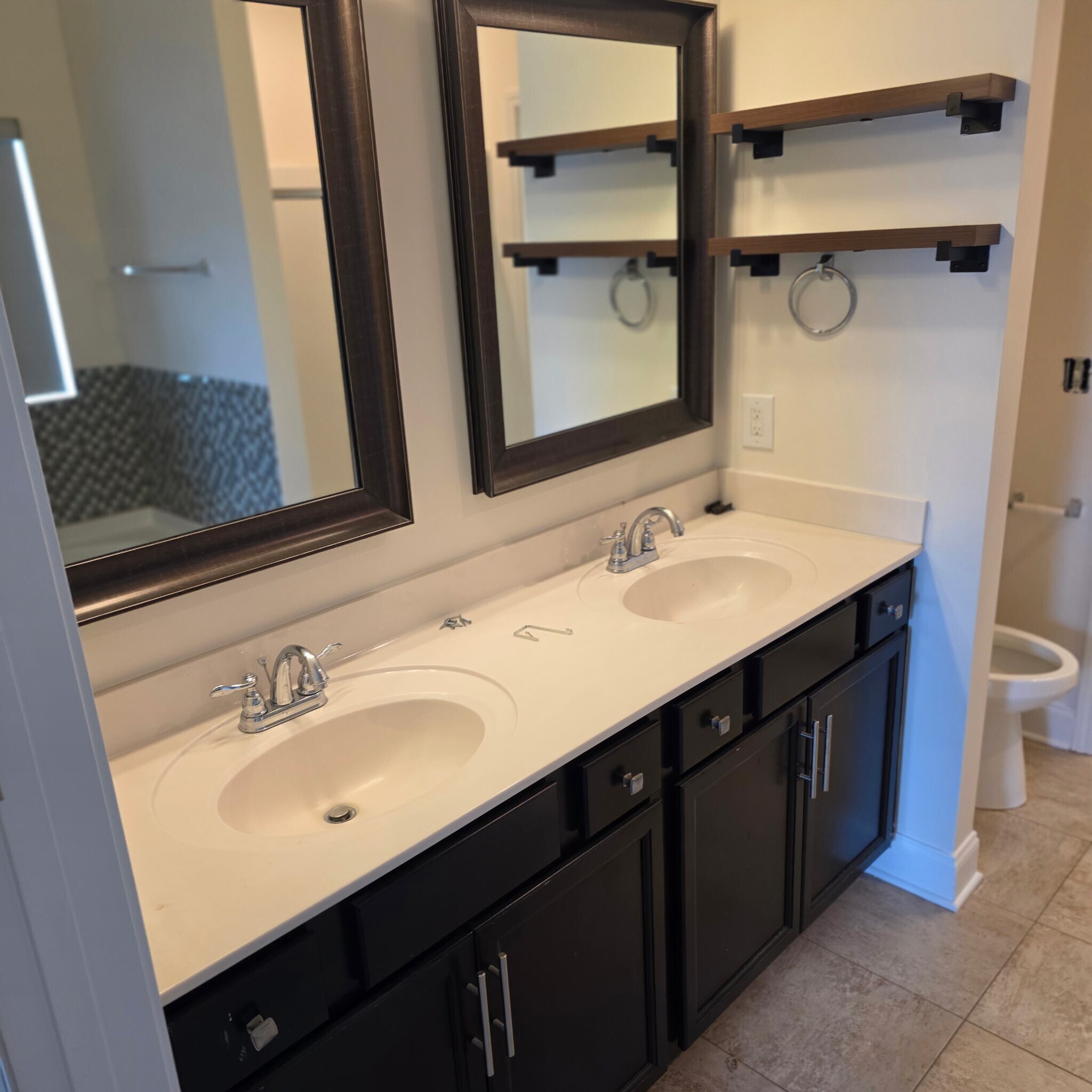 Building Photo - 466 Carriage House Ln