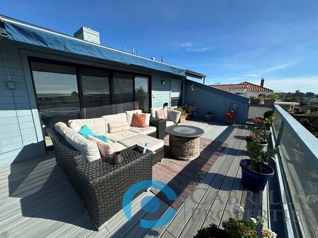 Building Photo - 2620 Deerpark Dr