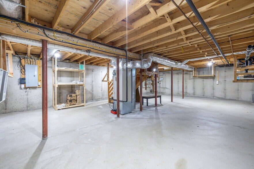 Building Photo - 249 Babbs Rd