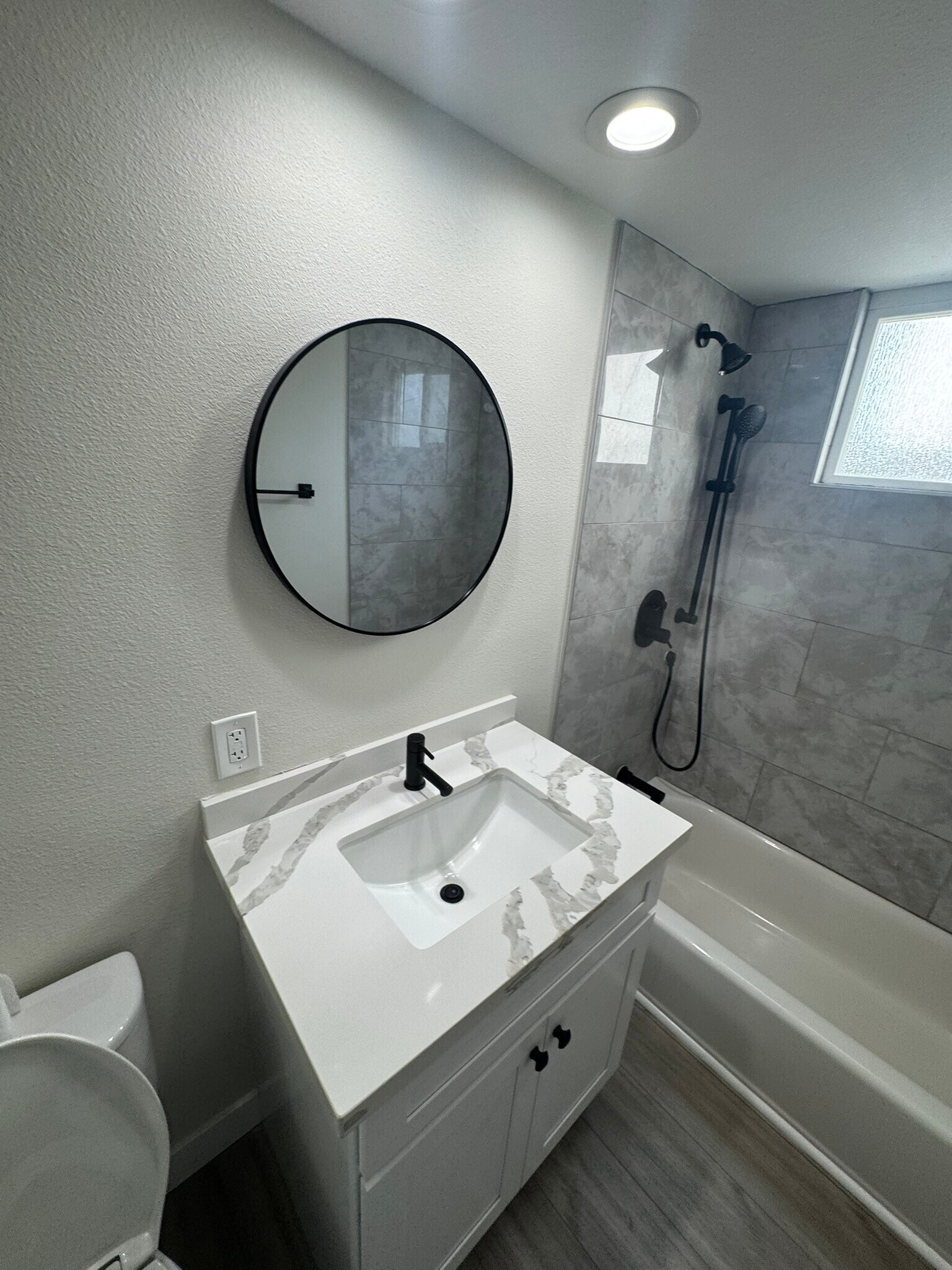 Building Photo - 31671 Seacove Dr