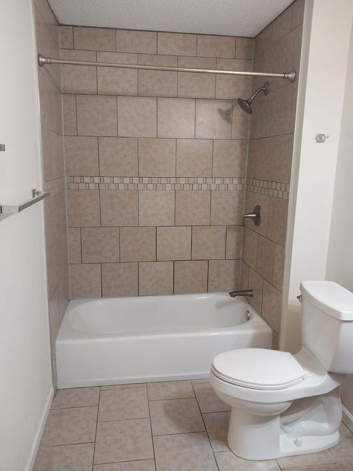 Building Photo - 106 Car Mol Dr