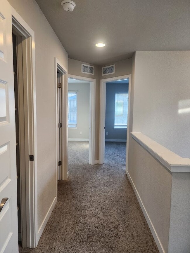 Building Photo - Long Realty & Property Management - Nearly New Home in Aurora **Half Off Rent June 2026**