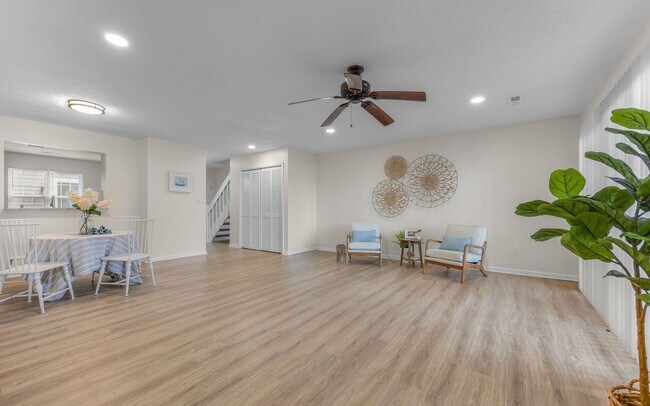Building Photo - READY NOW!! 3-Bedroom Townhome w/Attached Garage! Golf Course Views - Pet Friendly - All Appliances!