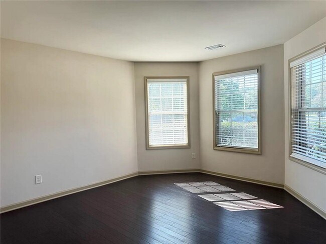 Building Photo - 3238 Sag Harbor Ct NE