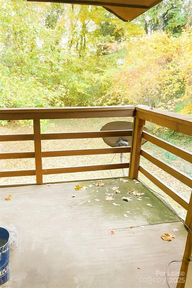 Building Photo - 1840 J Julian Ln