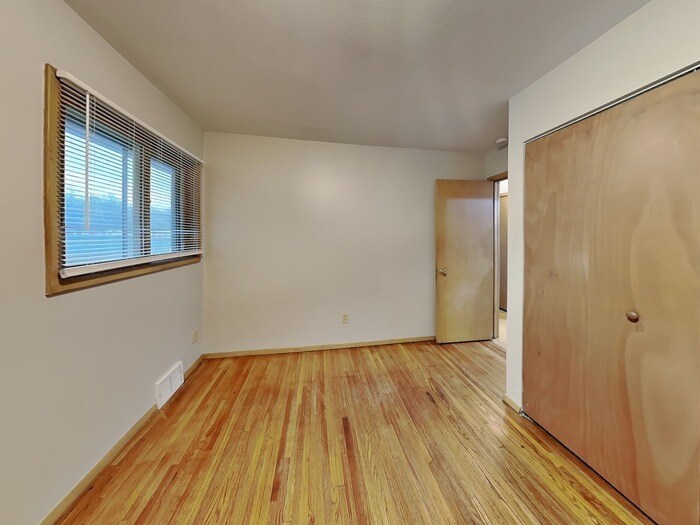 Building Photo - 5600 Vera Cruz Ave N