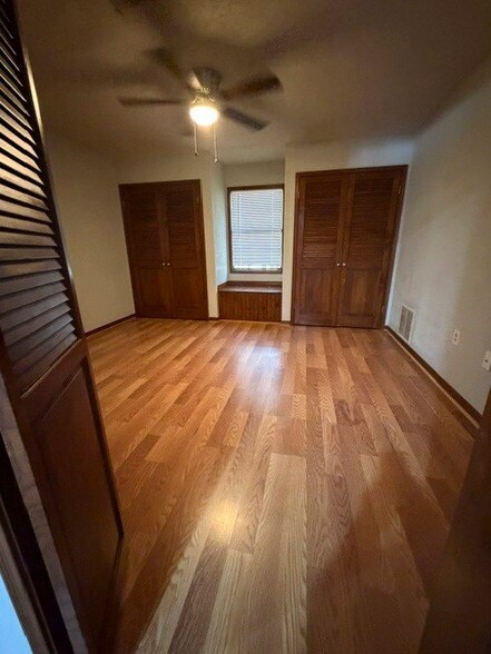 Building Photo - 1507 Sierra Dr