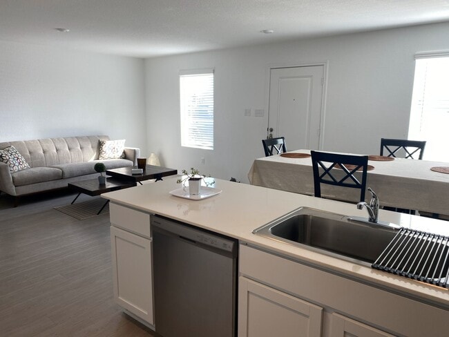 Building Photo - 252 Tugboat Annie Wy