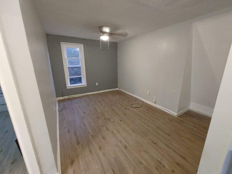 Living Room - 1427 Winchester Ave