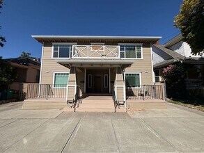 Building Photo - Remodeled Two Bedroom Quadplex Unit