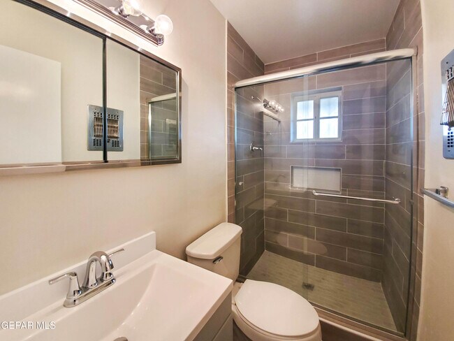 Building Photo - 4311 N Stanton St