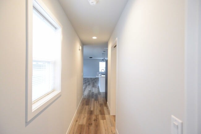 Building Photo - 2833 Endive Dr