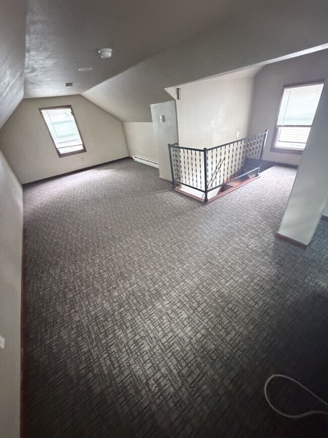 Building Photo - 207 3rd St SW