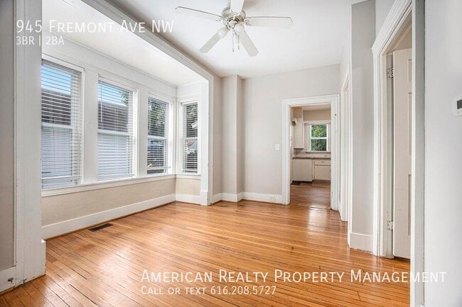 Building Photo - 945 Fremont Ave NW