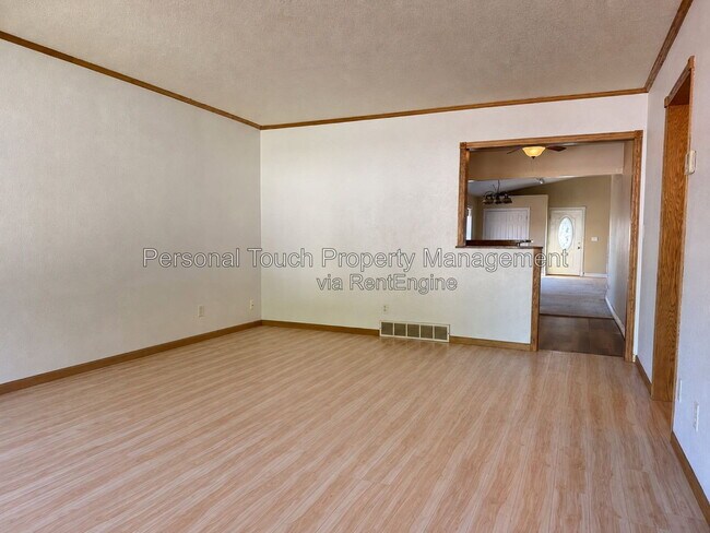Building Photo - 718 18th St S