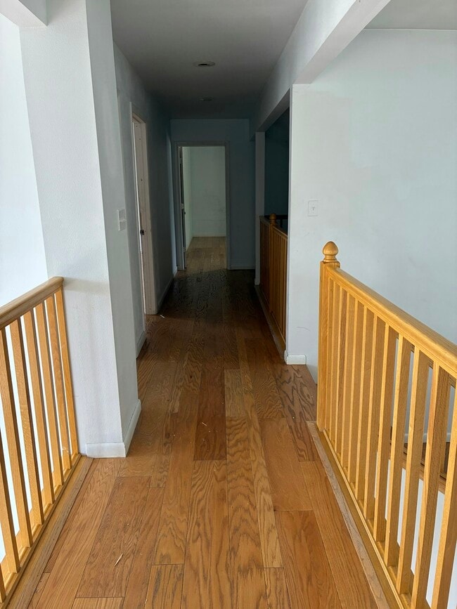 Building Photo - 2092 Colonial Dr
