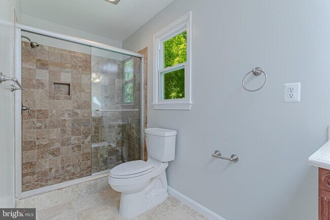 Building Photo - 11778 Hollyview Dr