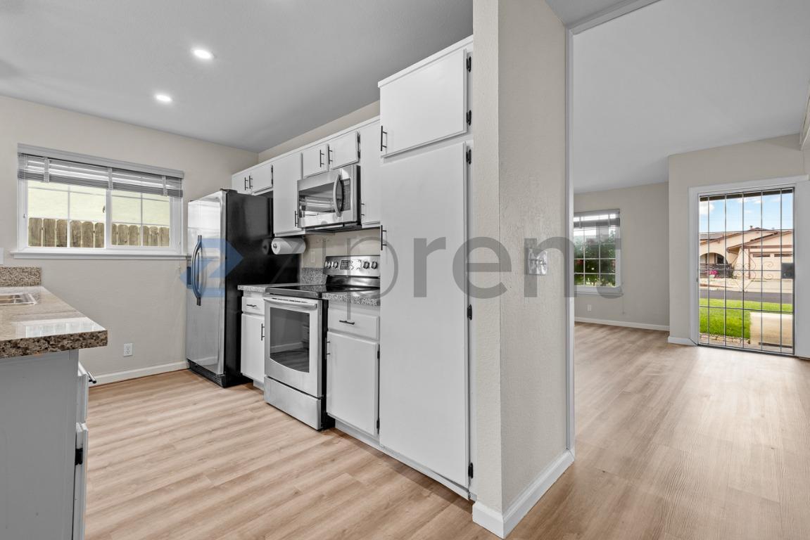 Building Photo - 208 Richard Pl