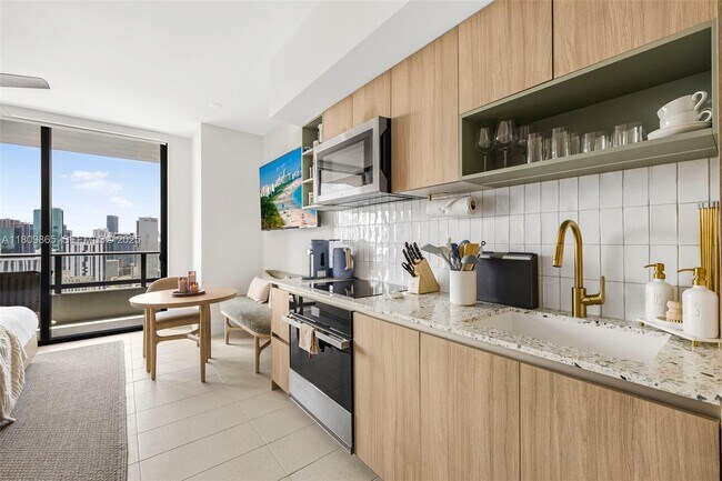 Building Photo - 159 NE 6th St