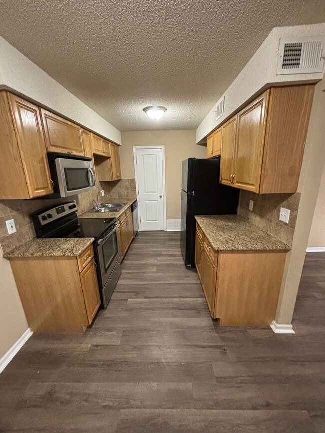 Primary Photo - 2 Bedroom 1 bath Apartment