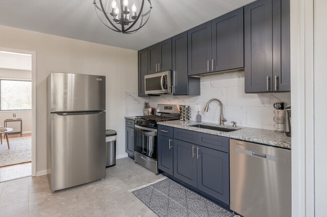 Building Photo - 5601 N Northwood Rd