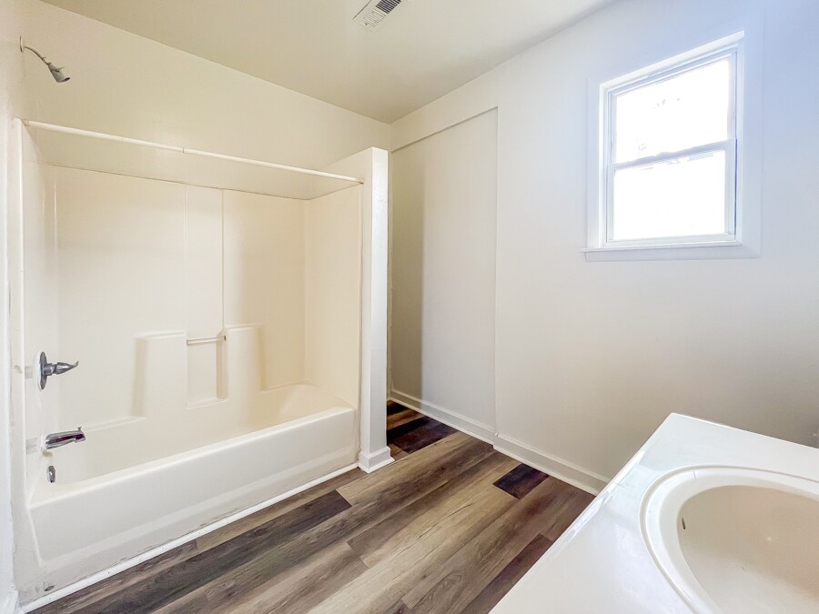 Building Photo - 608 Halifax St