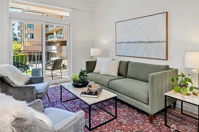 Building Photo - 2 Bed 1.5 Bath Condo Downtown Bellevue