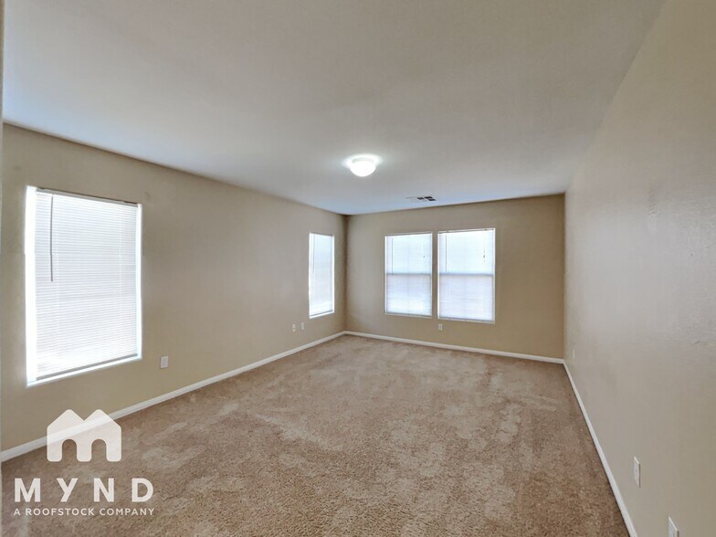 Building Photo - 10637 Chestnut Timber Ct