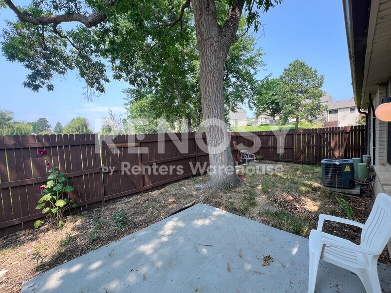 Building Photo - 4192 W Pondview Dr