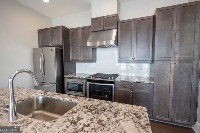 Building Photo - 708 Banton Dr NW