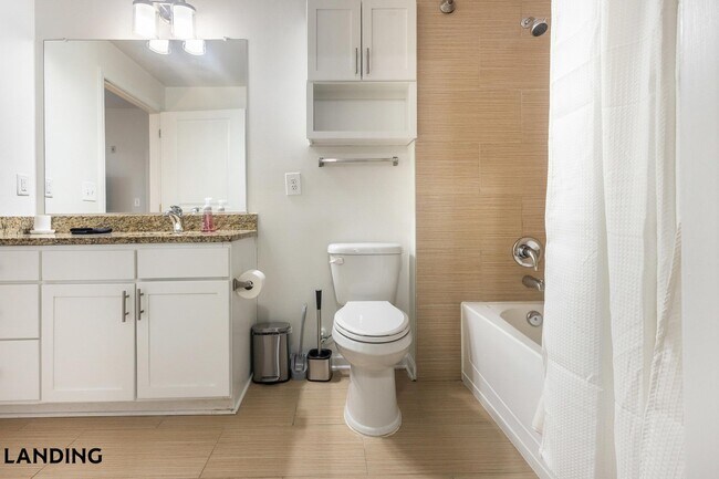 Building Photo - 4921 Pretty Lake Ave